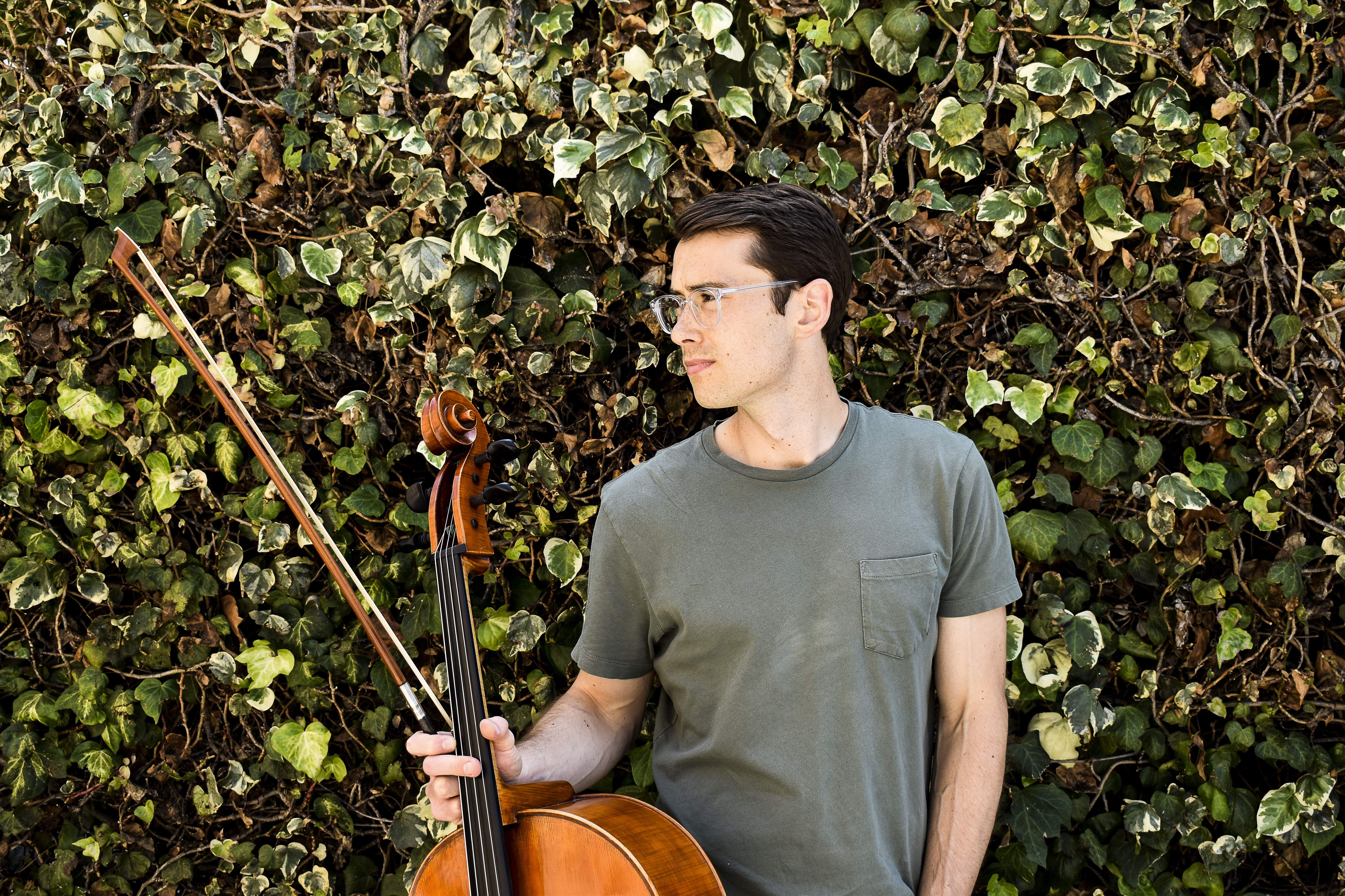 Timothy Winter performing